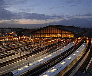 Photo: Paris Gare du nord at night