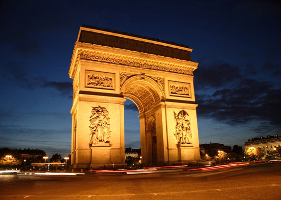Photo de l'Arc de Triomphe de nuit  ephoto