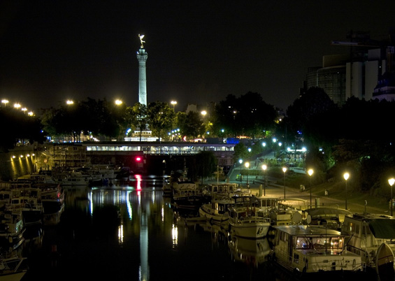 Photo: Port de l'Arsenal - Bastille de nuit  ParisPhotos