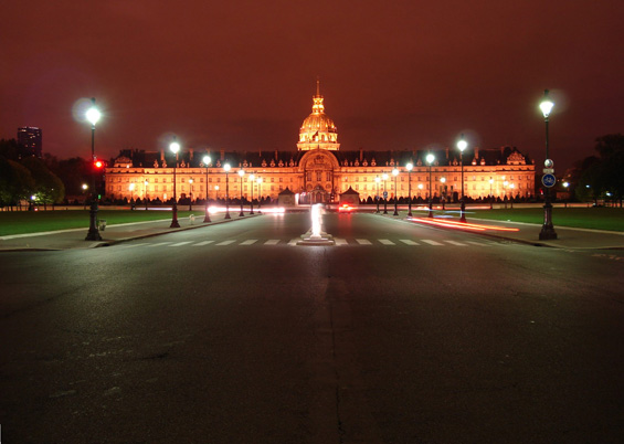 Photo des Invalides la nuit  Free